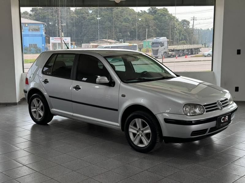 VOLKSWAGEN - GOLF - 2004/2004 - Prata - R$ 29.900,00