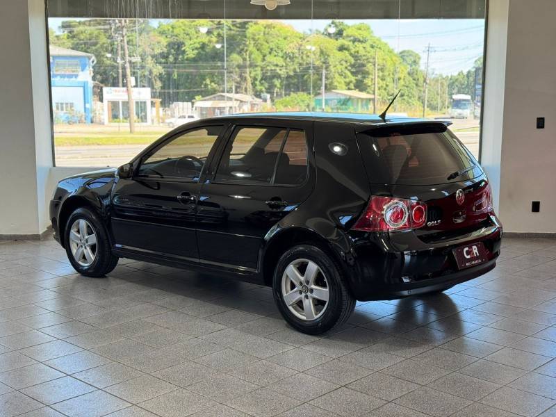 VOLKSWAGEN - GOLF - 2011/2012 - Preta - R$ 49.900,00