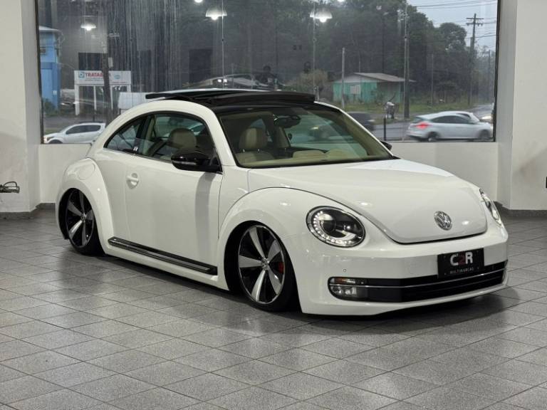 VOLKSWAGEN - FUSCA - 2013/2013 - Branca - R$ 109.900,00
