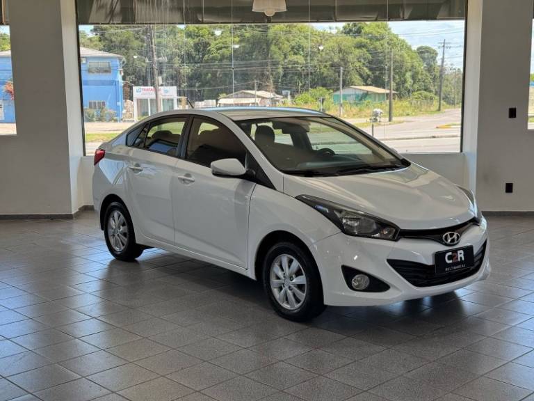 HYUNDAI - HB20S - 2015/2015 - Branca - R$ 53.900,00