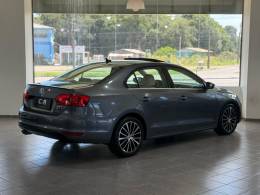 VOLKSWAGEN - JETTA - 2014/2014 - Cinza - R$ 82.900,00