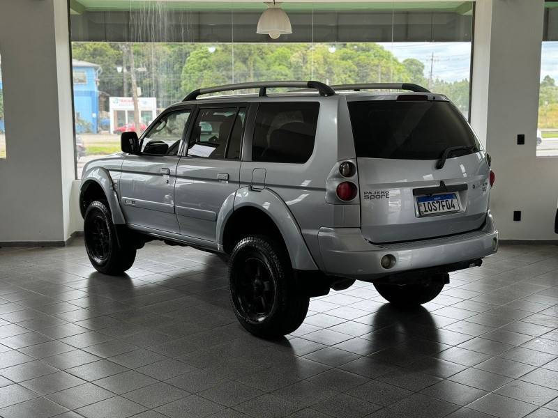 MITSUBISHI - PAJERO - 2008/2008 - Prata - R$ 56.900,00