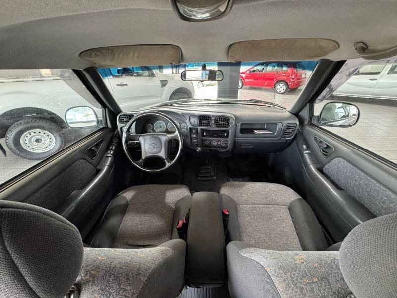 CHEVROLET - BLAZER - 2001/2001 - Prata - R$ 31.900,00