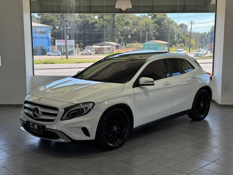 MERCEDES-BENZ - GLA 200 - 2015/2015 - Branca - R$ 112.900,00