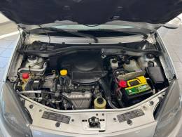 RENAULT - SANDERO - 2013/2014 - Prata - R$ 34.900,00