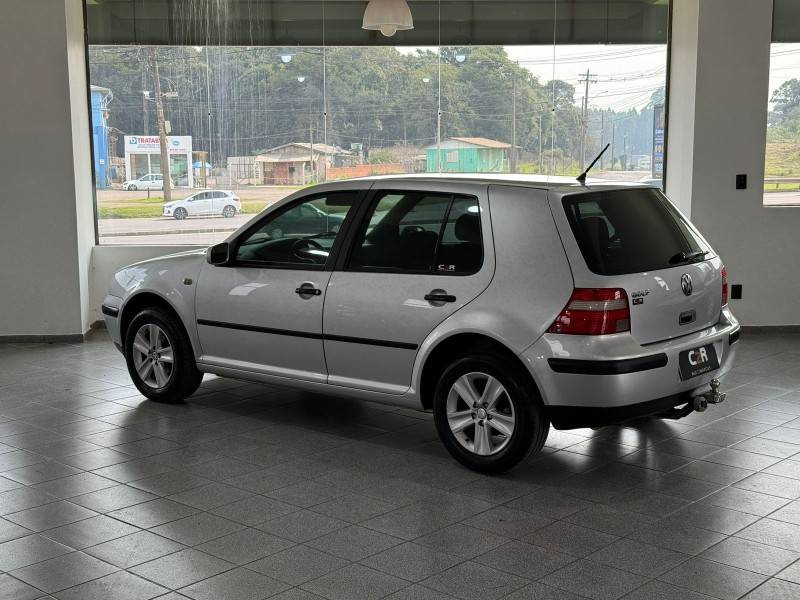 VOLKSWAGEN - GOLF - 2004/2004 - Prata - R$ 29.900,00