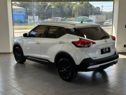 NISSAN - KICKS - 2016/2017 - Branca - R$ 80.900,00