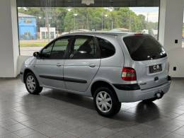 RENAULT - SCÉNIC - 2004/2005 - Prata - R$ 16.900,00