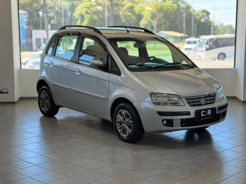 FIAT - IDEA - 2009/2010 - Prata - R$ 31.900,00