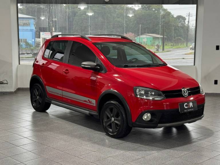 VOLKSWAGEN - CROSSFOX - 2011/2012 - Vermelha - R$ 39.900,00