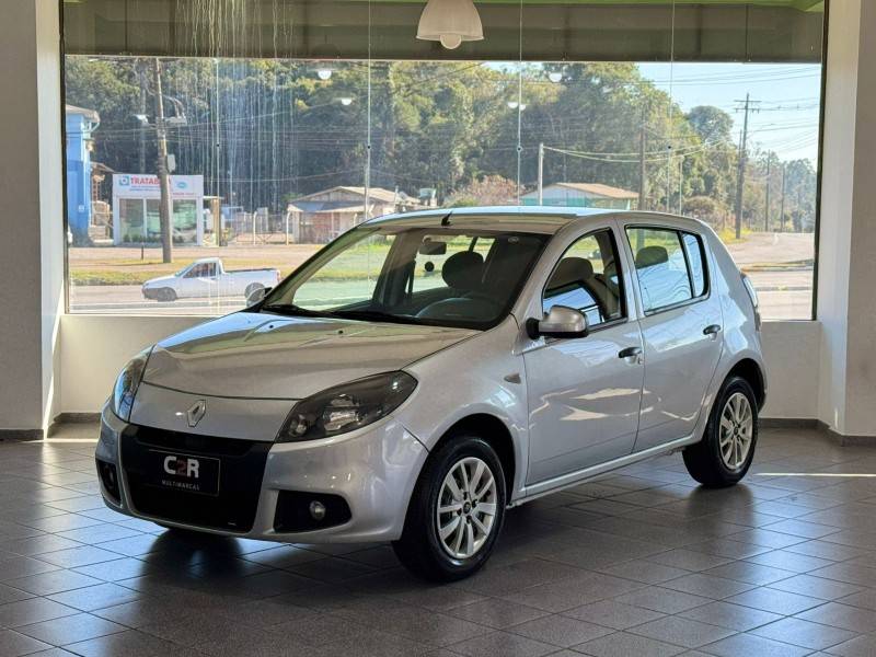 RENAULT - SANDERO - 2013/2014 - Prata - R$ 34.900,00