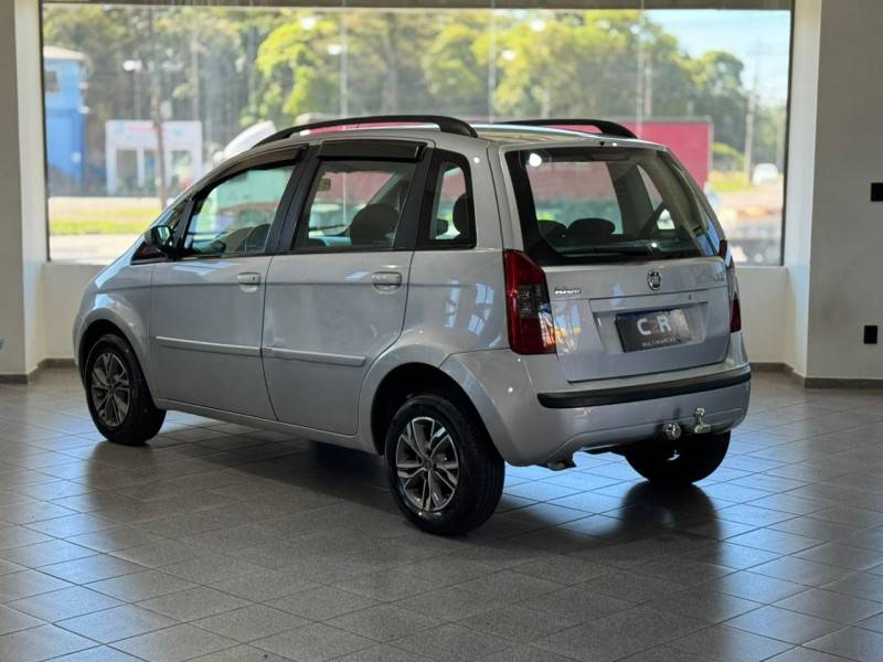 FIAT - IDEA - 2009/2010 - Prata - R$ 31.900,00
