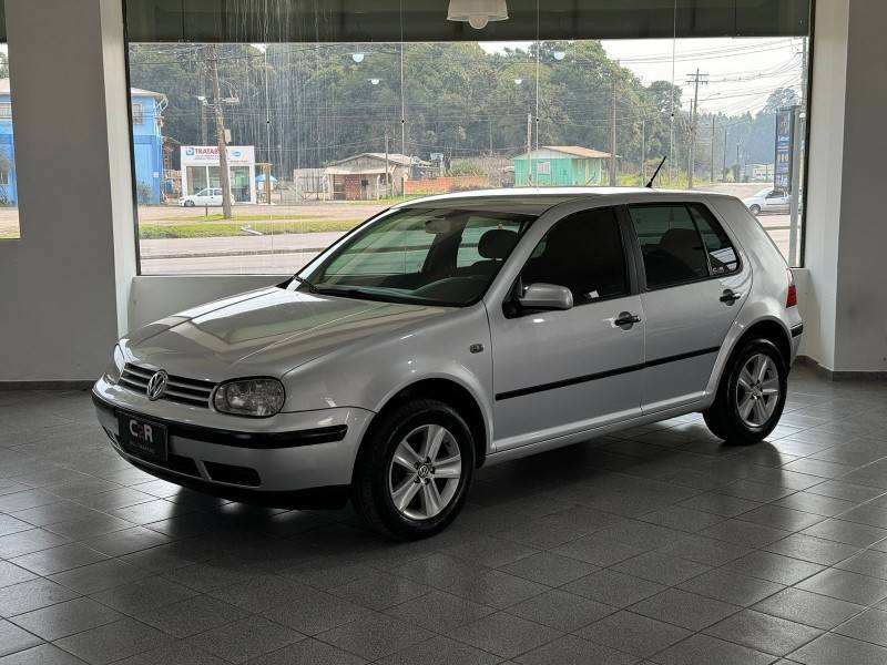 VOLKSWAGEN - GOLF - 2004/2004 - Prata - R$ 29.900,00