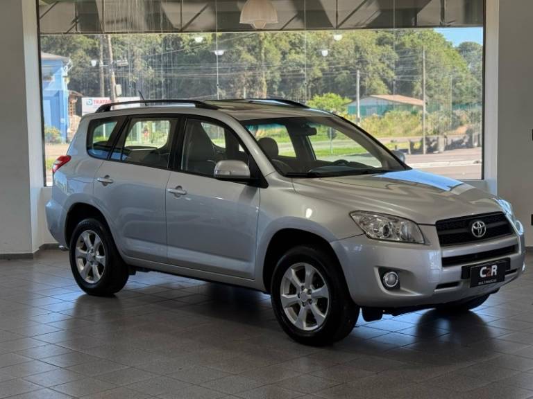 TOYOTA - RAV4 - 2009/2010 - Prata - R$ 61.900,00