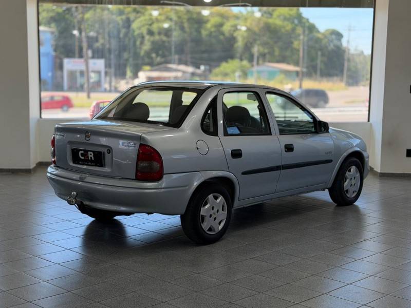 CHEVROLET - CORSA - 2007/2008 - Prata - R$ 18.900,00