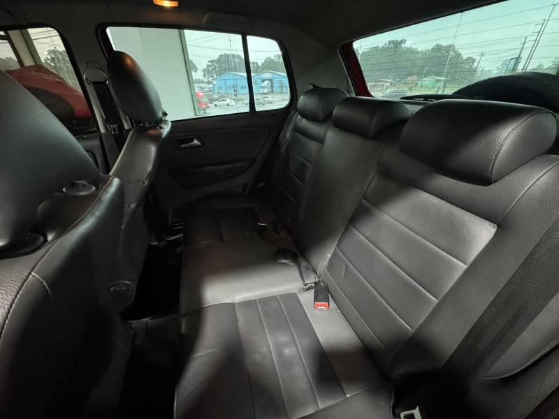 VOLKSWAGEN - CROSSFOX - 2011/2012 - Vermelha - R$ 39.900,00