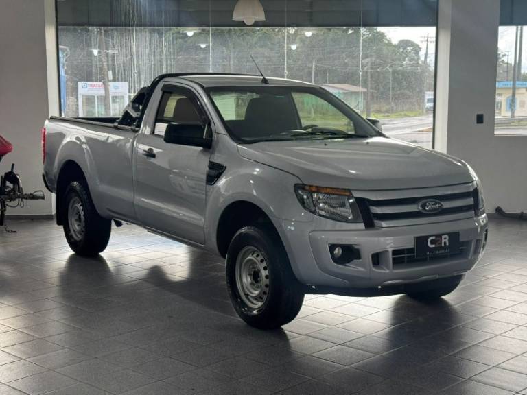 FORD - RANGER - 2012/2013 - Prata - R$ 81.900,00