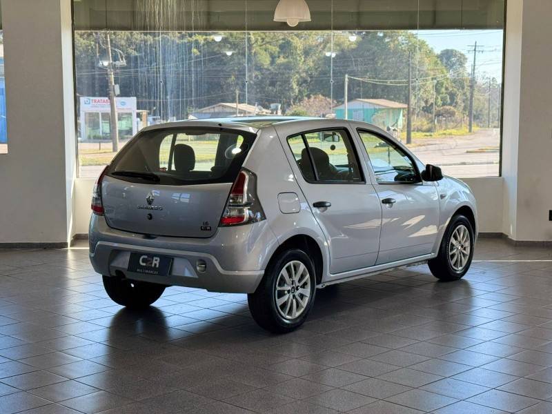 RENAULT - SANDERO - 2013/2014 - Prata - R$ 34.900,00