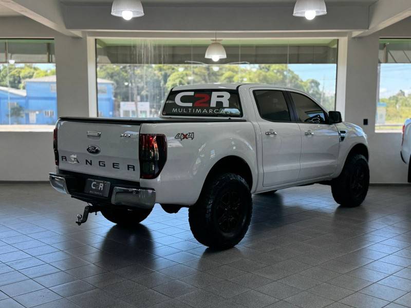 FORD - RANGER - 2015/2015 - Branca - R$ 119.900,00