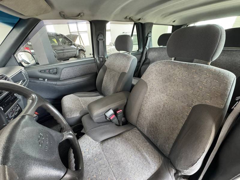 CHEVROLET - BLAZER - 2001/2001 - Prata - R$ 31.900,00