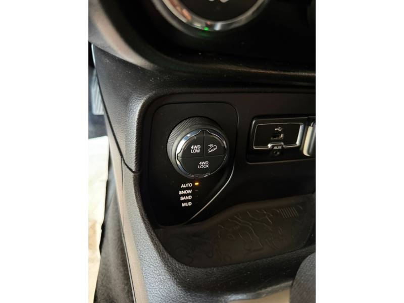 JEEP - RENEGADE - 2015/2016 - Branca - R$ 78.900,00