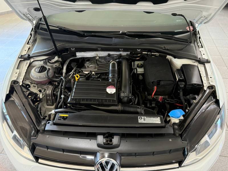 VOLKSWAGEN - GOLF - 2014/2014 - Branca - R$ 85.900,00