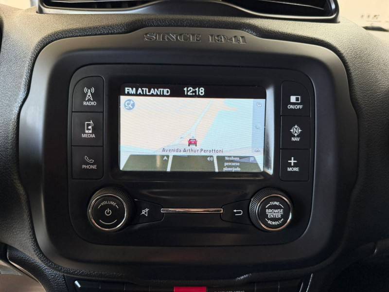 JEEP - RENEGADE - 2015/2016 - Branca - R$ 78.900,00