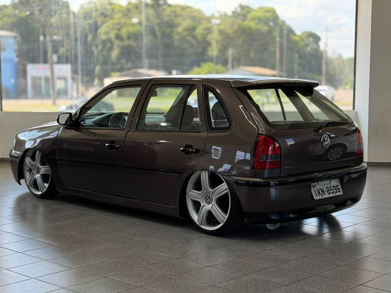 VOLKSWAGEN - GOL - 2002/2002 - Marrom - R$ 22.900,00