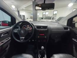 VOLKSWAGEN - CROSSFOX - 2011/2012 - Vermelha - R$ 39.900,00