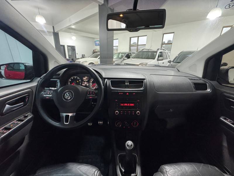 VOLKSWAGEN - CROSSFOX - 2011/2012 - Vermelha - R$ 39.900,00