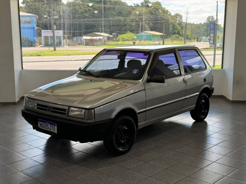 FIAT - UNO - 1998/1998 - Prata - R$ 9.900,00