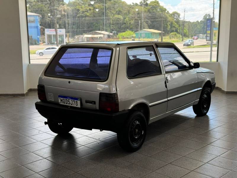 FIAT - UNO - 1998/1998 - Prata - R$ 9.900,00