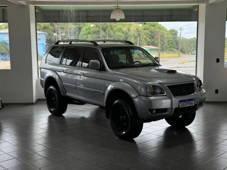 MITSUBISHI - PAJERO - 2008/2008 - Prata - R$ 56.900,00