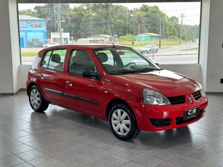 RENAULT - CLIO - 2006/2007 - Vermelha - R$ 21.900,00