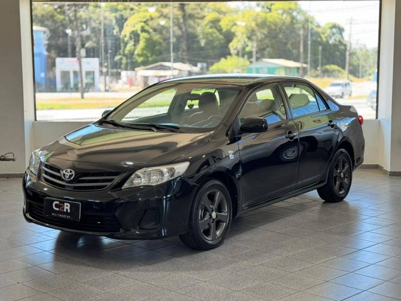 TOYOTA - COROLLA - 2013/2014 - Preta - R$ 66.900,00