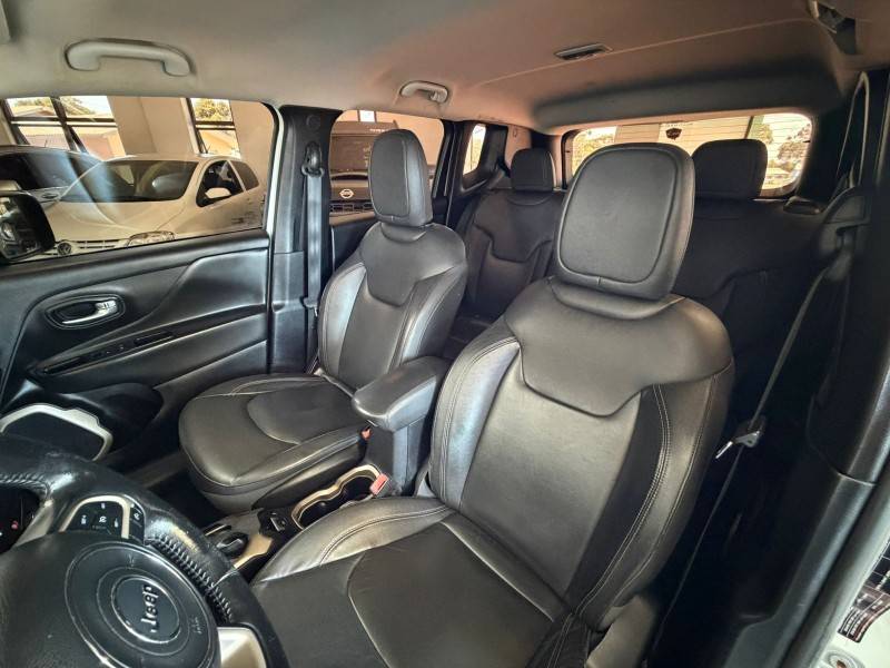 JEEP - RENEGADE - 2015/2016 - Branca - R$ 78.900,00