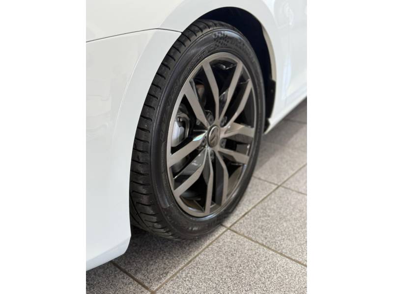 VOLKSWAGEN - GOLF - 2014/2014 - Branca - R$ 85.900,00