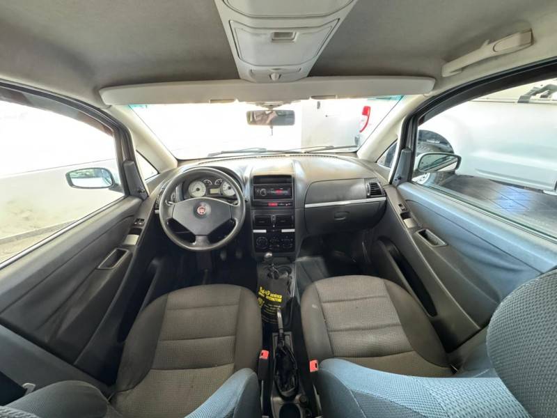 FIAT - IDEA - 2009/2010 - Prata - R$ 31.900,00
