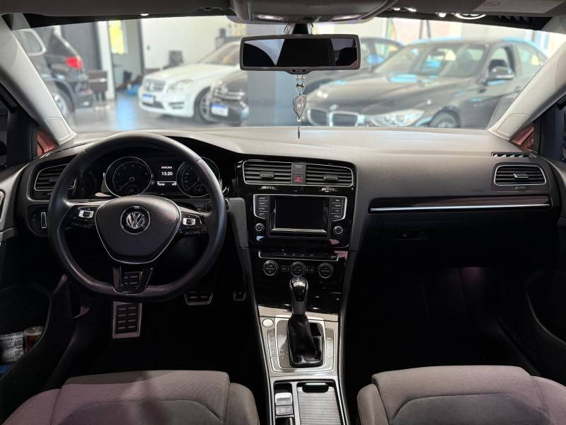 VOLKSWAGEN - GOLF - 2014/2014 - Branca - R$ 85.900,00