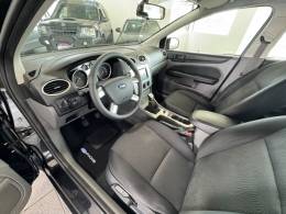 FORD - FOCUS - 2010/2011 - Preta - R$ 44.900,00