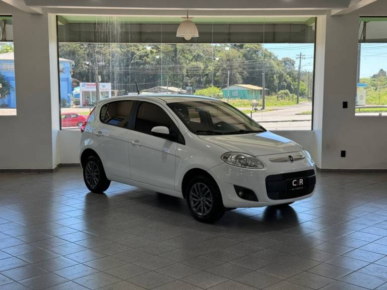 FIAT - PALIO - 2014/2014 - Branca - R$ 36.900,00