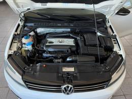 VOLKSWAGEN - JETTA - 2011/2012 - Branca - R$ 69.900,00