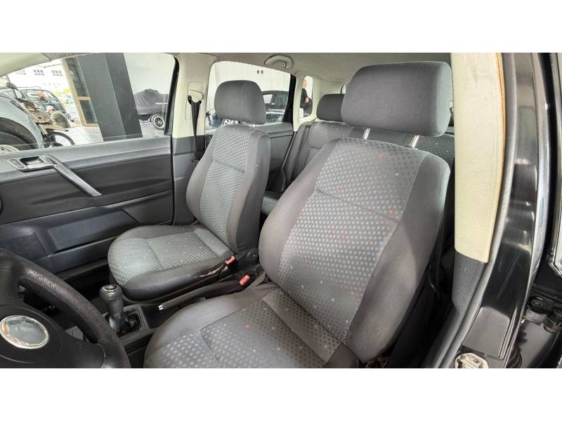 VOLKSWAGEN - POLO - 2003/2003 - Preta - R$ 23.900,00