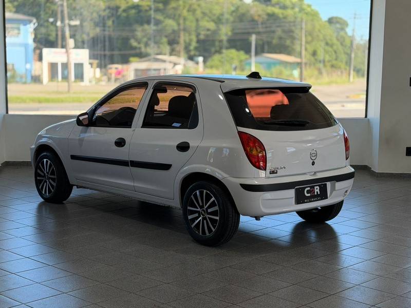 CHEVROLET - CELTA - 2002/2003 - Branca - R$ 17.900,00