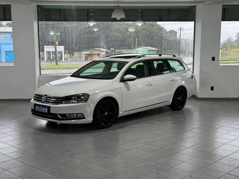 VOLKSWAGEN - PASSAT VARIANT - 2014/2014 - Branca - R$ 84.900,00