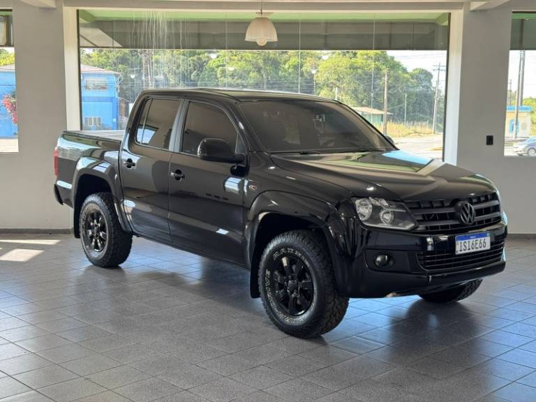 VOLKSWAGEN - AMAROK - 2011/2011 - Preta - R$ 84.900,00