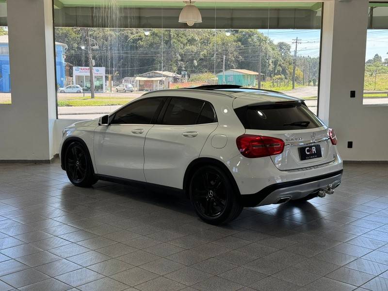 MERCEDES-BENZ - GLA 200 - 2015/2015 - Branca - R$ 112.900,00