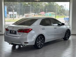 TOYOTA - COROLLA - 2014/2015 - Prata - R$ 84.900,00