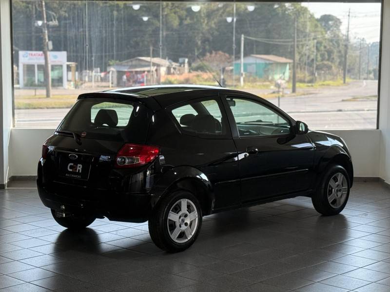 FORD - KA - 2008/2009 - Preta - R$ 26.900,00