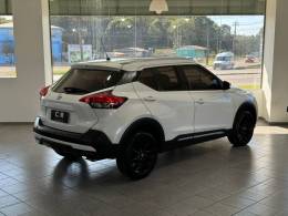 NISSAN - KICKS - 2016/2017 - Branca - R$ 80.900,00